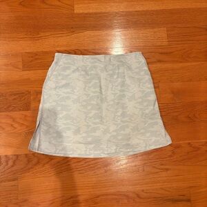 🏷️ 4 for $35 🏷️Tasc Performance Camo Skort
